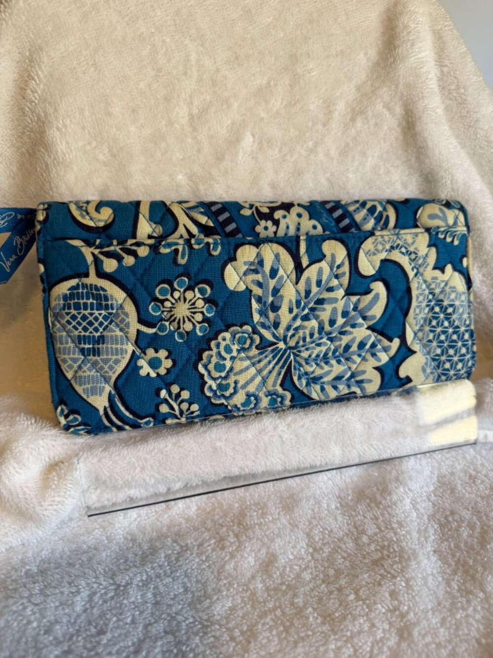 Vera Bradley Magnetic Travel Wallet in Blue Lagoon